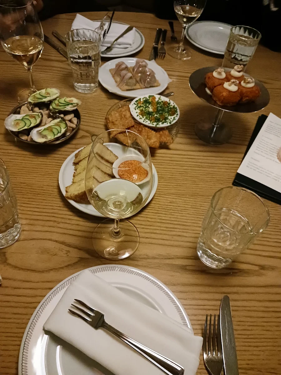 Highlights, Restaurant Melba