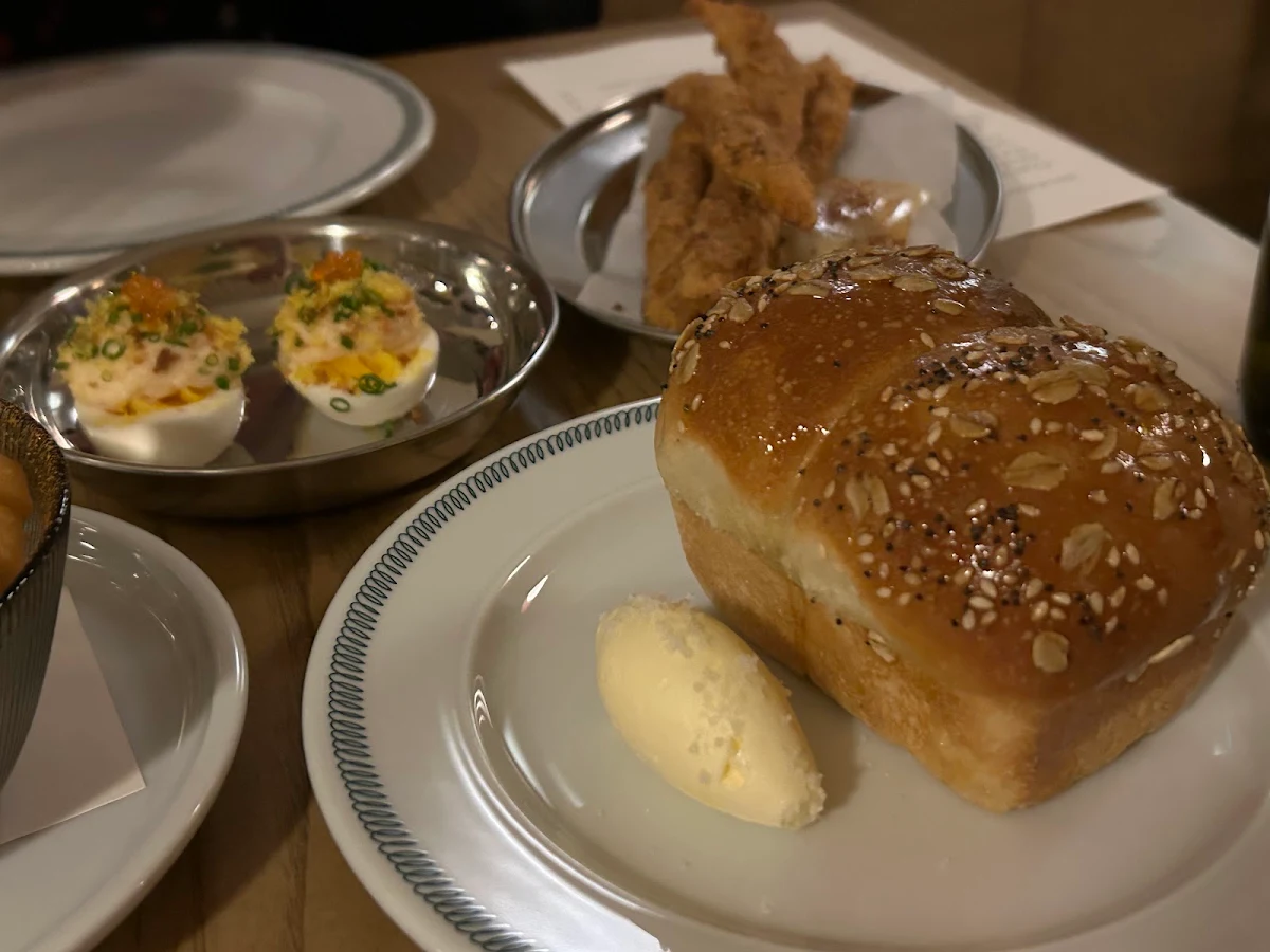 Petit Pain Fesse, Restaurant Melba