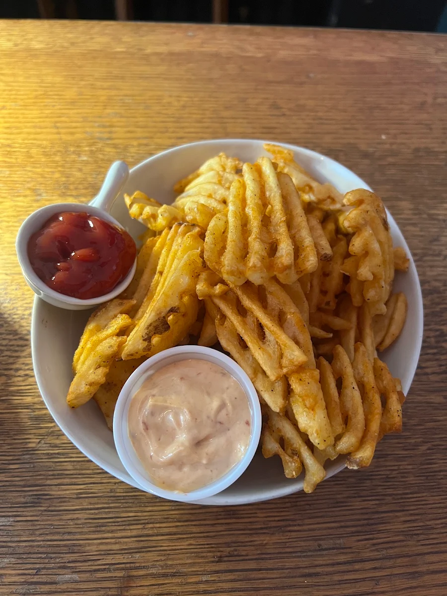 Waffle Fries, Pinky's On Main
