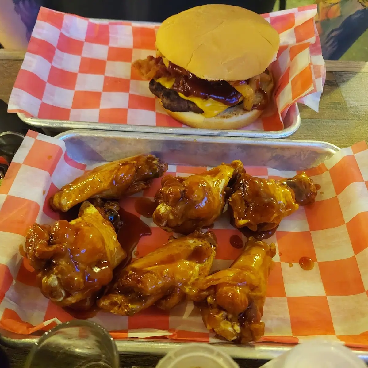 Wings & a Bacon Cheeseburger