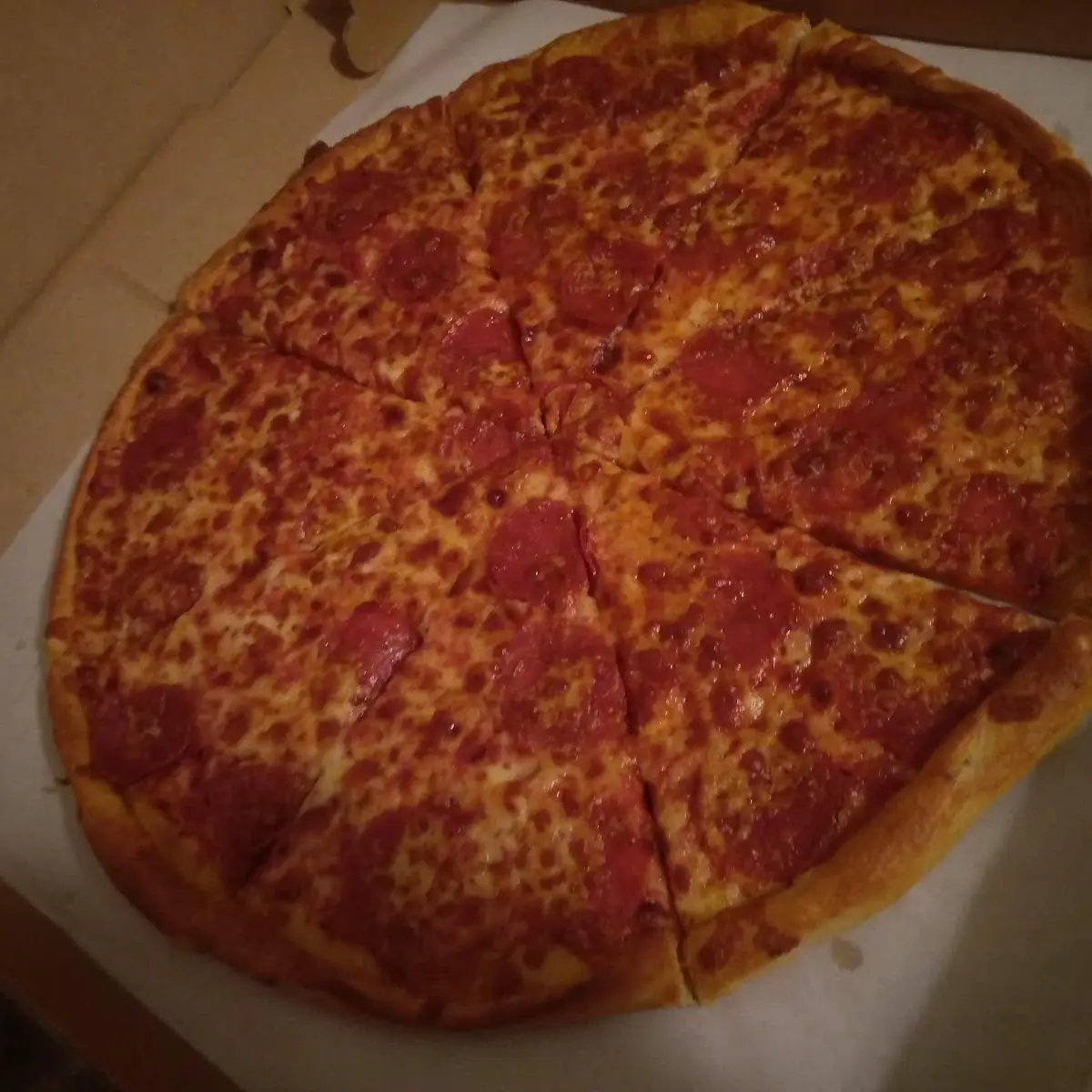 Large Pepperoni Pizza