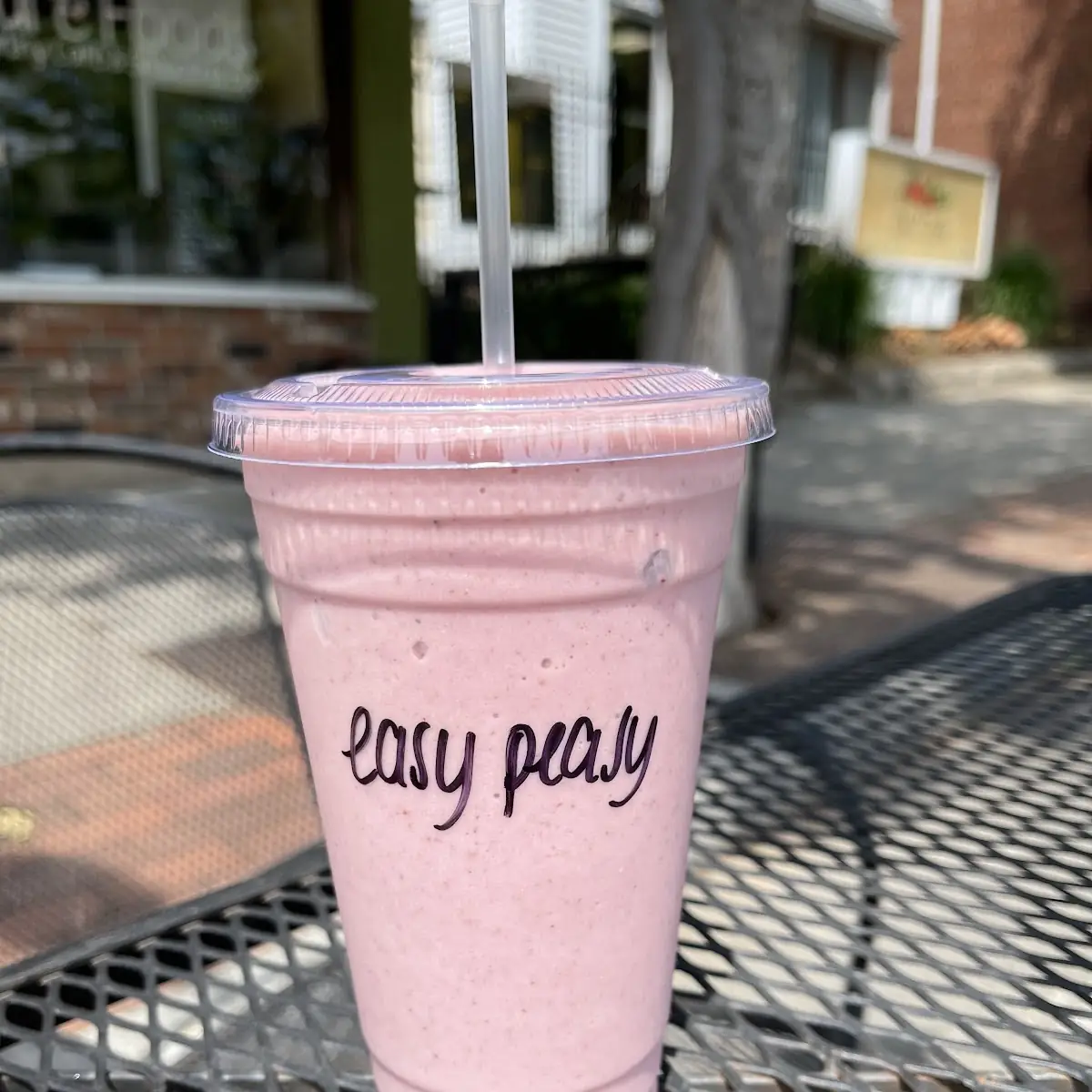 Easy Peasy Strawberry Banana Smoothie