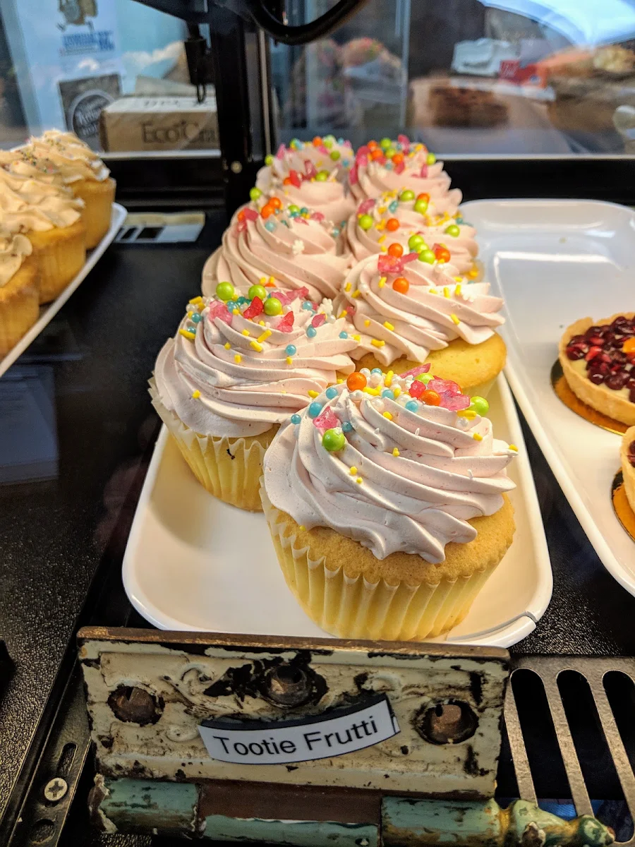 Tutti Frutti Cupcakes