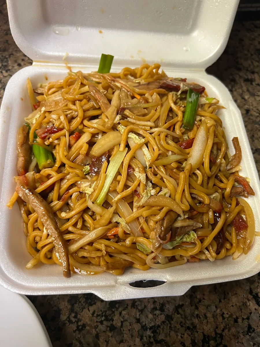 Roast Pork Yat Gaw Mein (烤肉哥面)