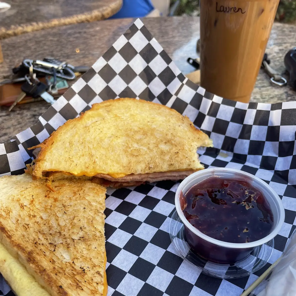 Grilled Cheese w Kettle Chips