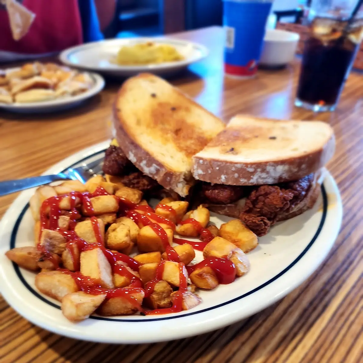 Memphis Buffalo Chicken with Fries