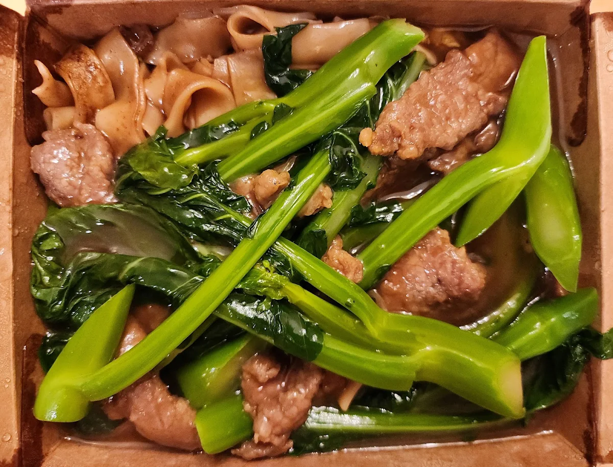 Beef Hor Fun Wet-Style