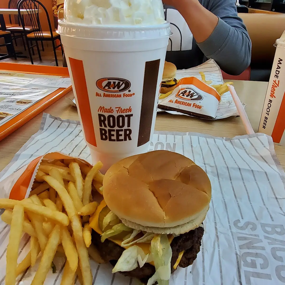 Kid's Cheeseburger Meal