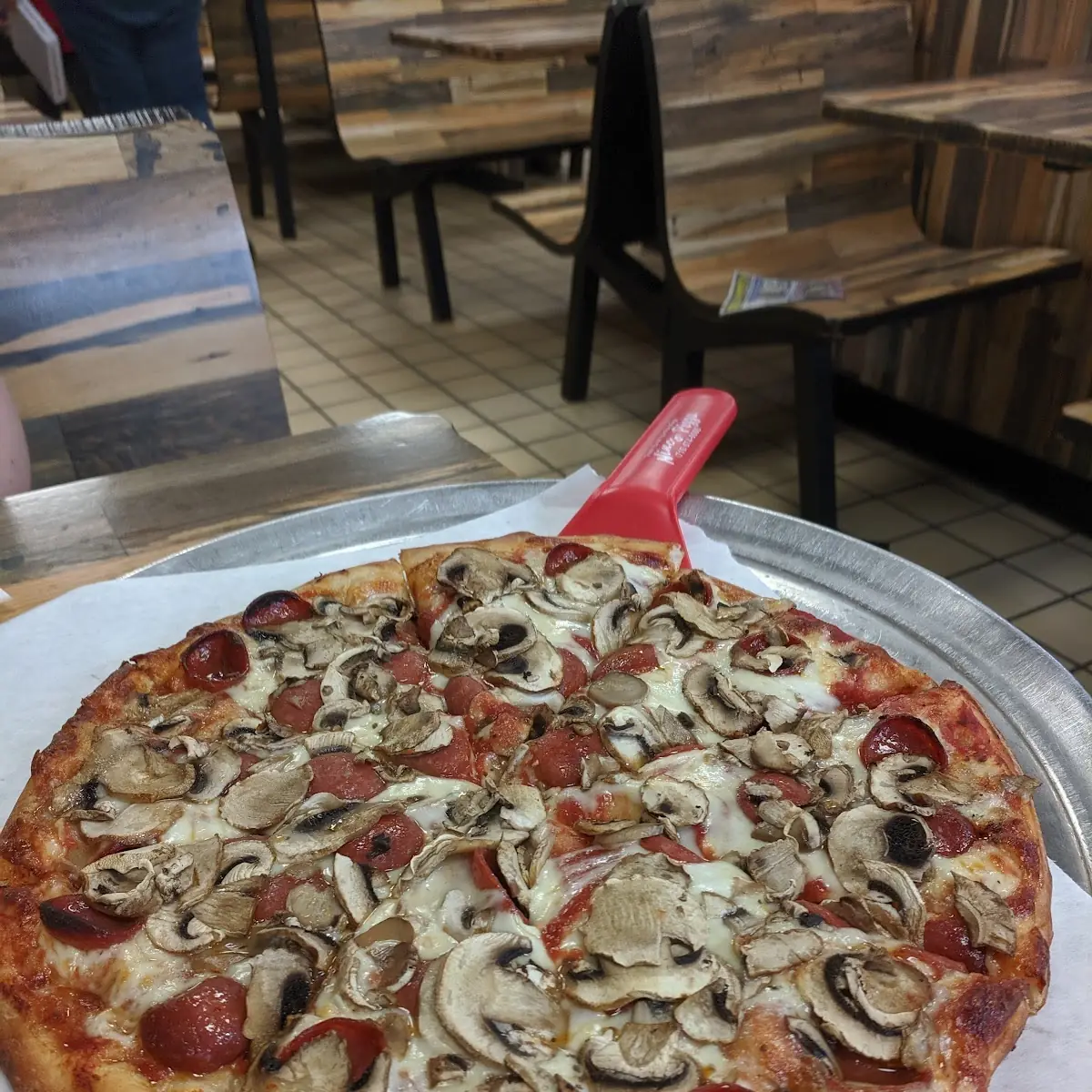 Hand Tossed Pepperoni N Mushroom Pizza