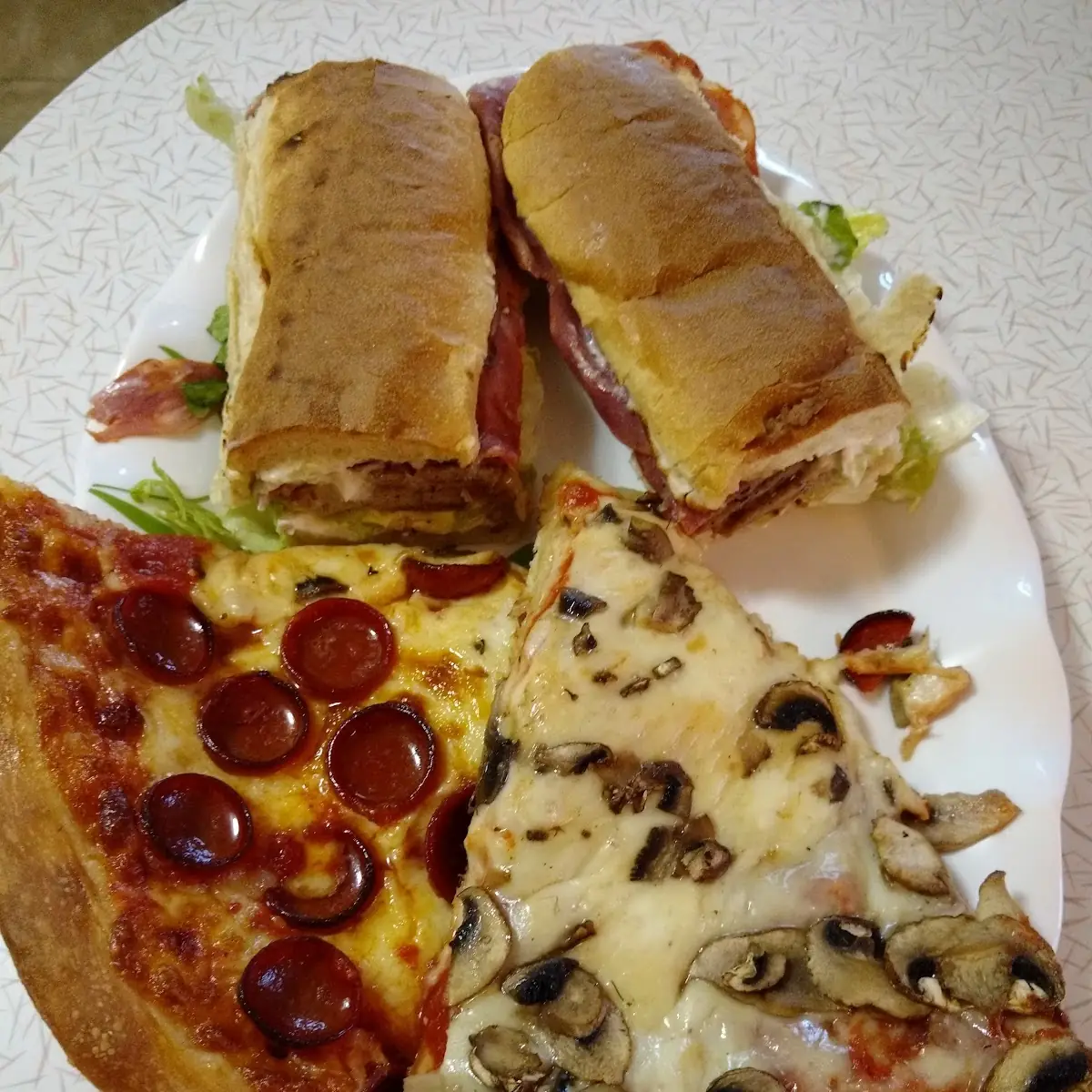 Supreme Pizza Royal Sub