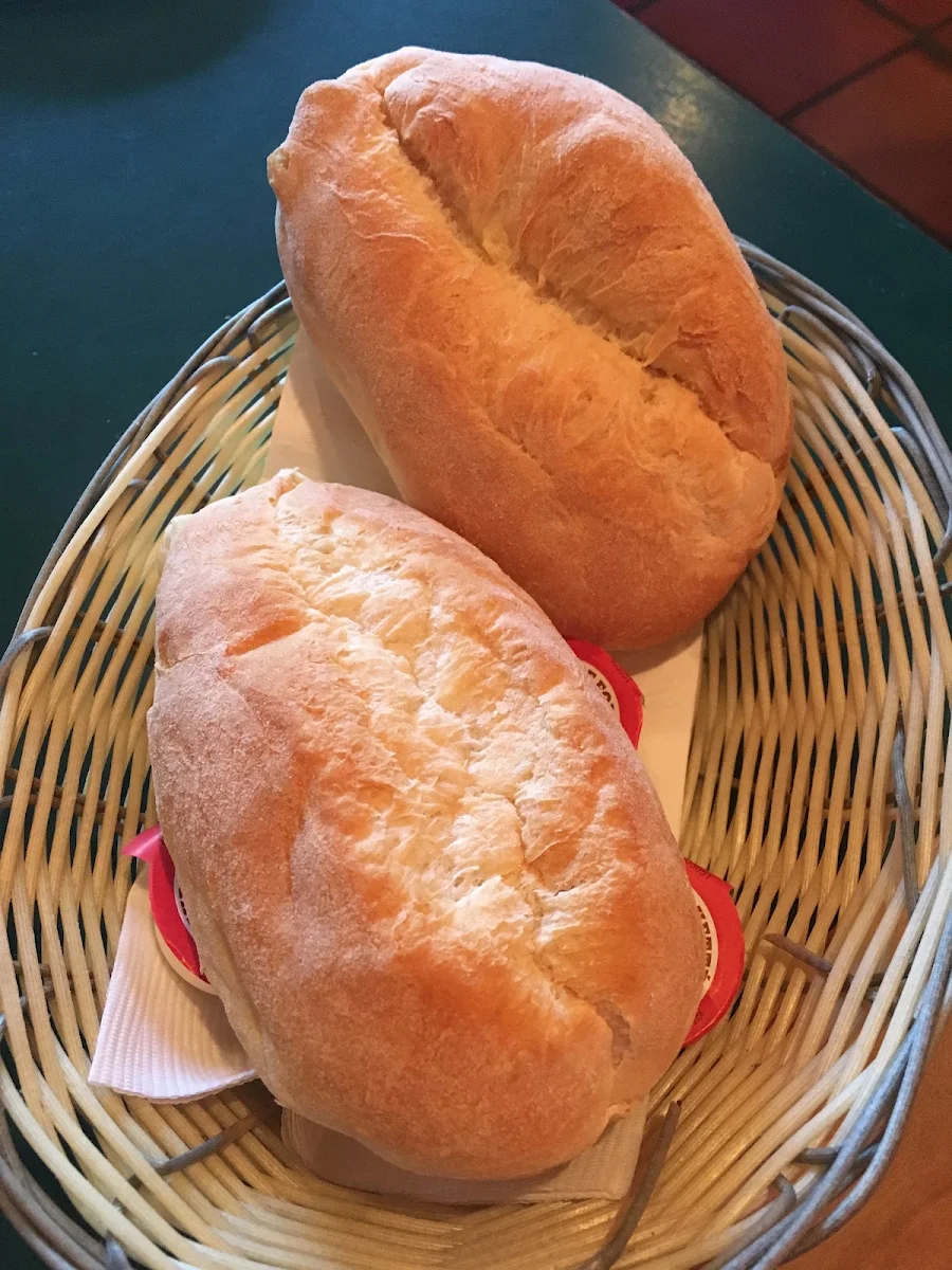 Bread Butter, Anton's Pasta Bar