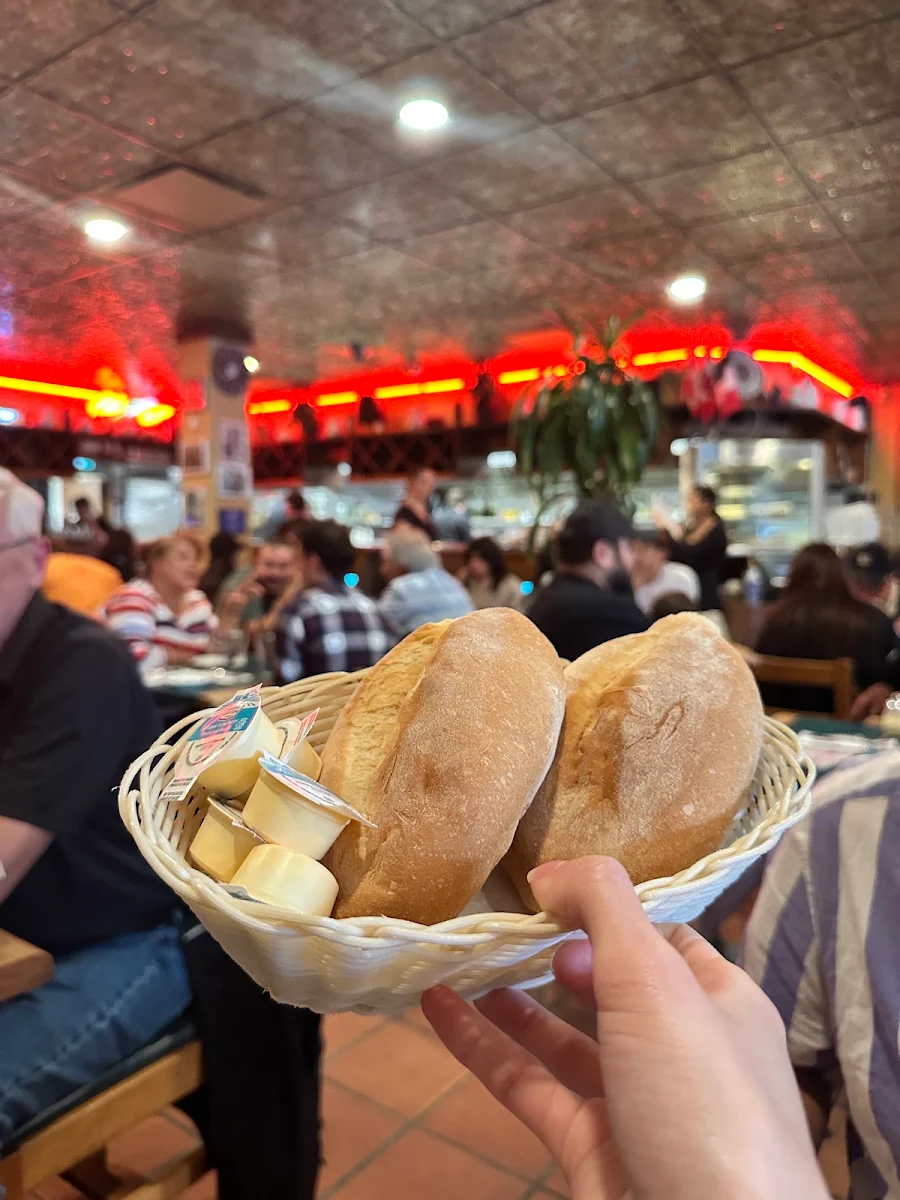 Free Bread, Anton's Pasta Bar