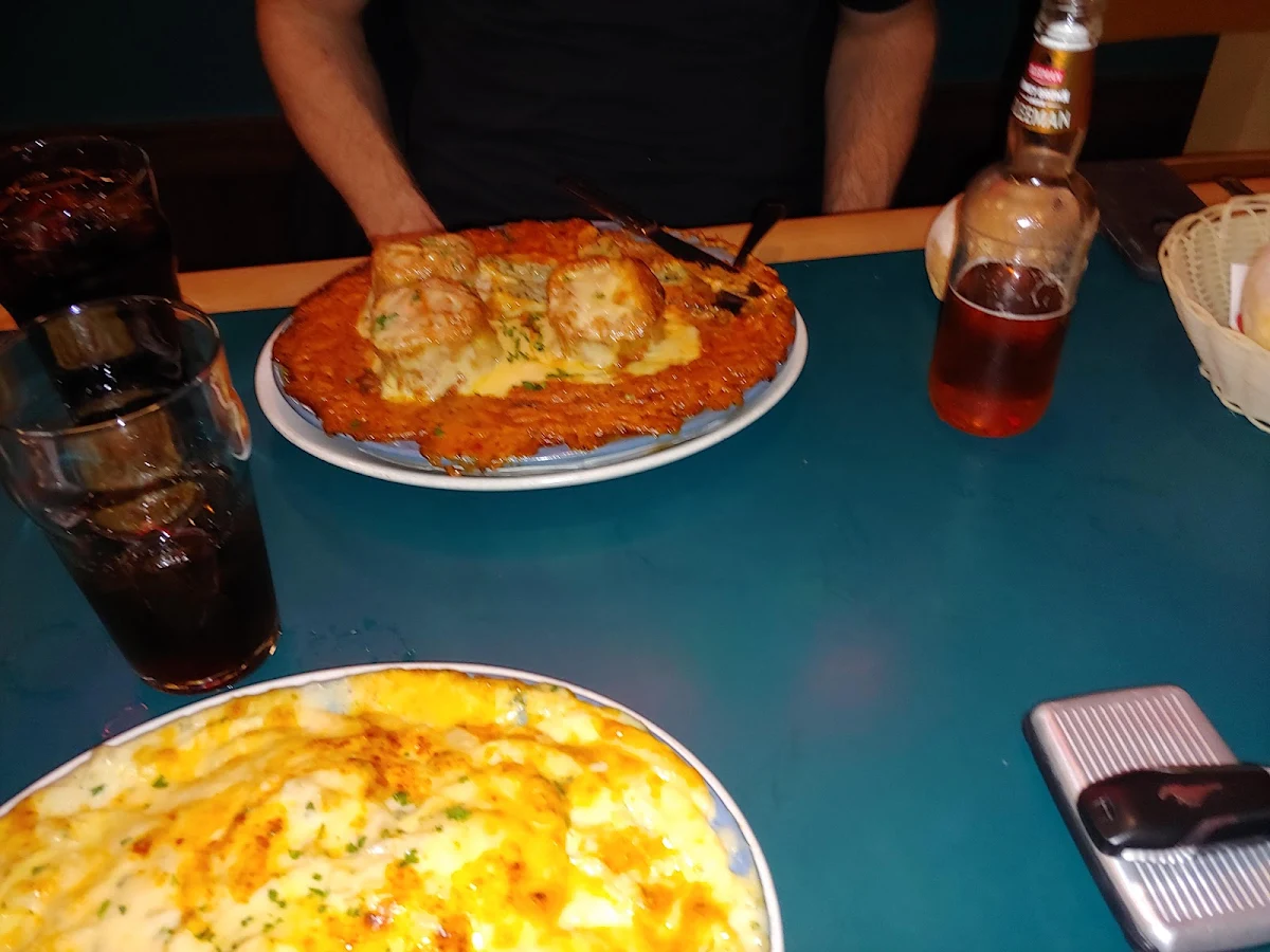Tondi Don Vincenzo, Anton's Pasta Bar