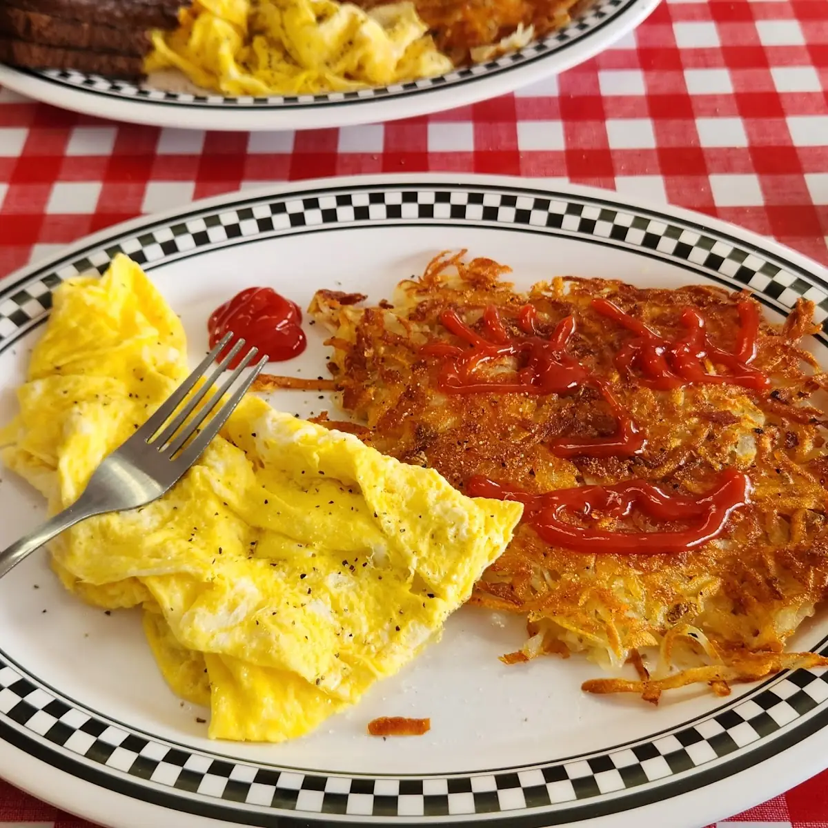 2 Eggs,* Corned Beef Hash & Toast