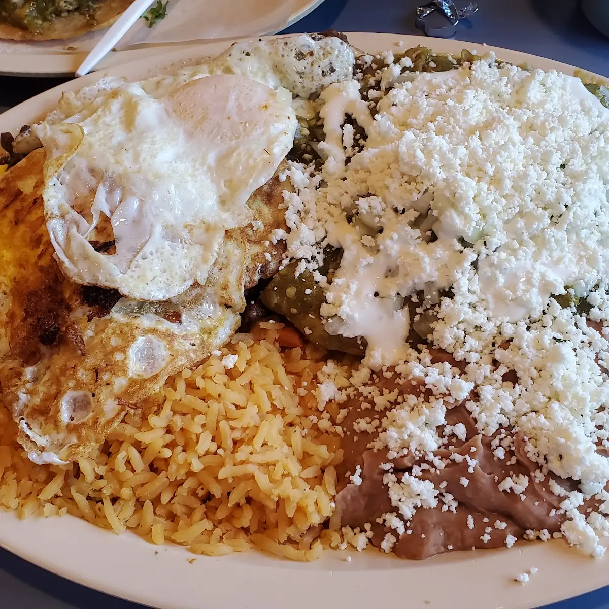 Huevos Con Chilaquiles Verdes