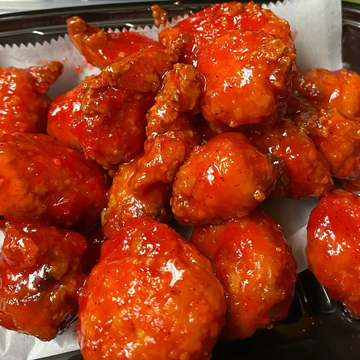 8 Boneless Wings Combo