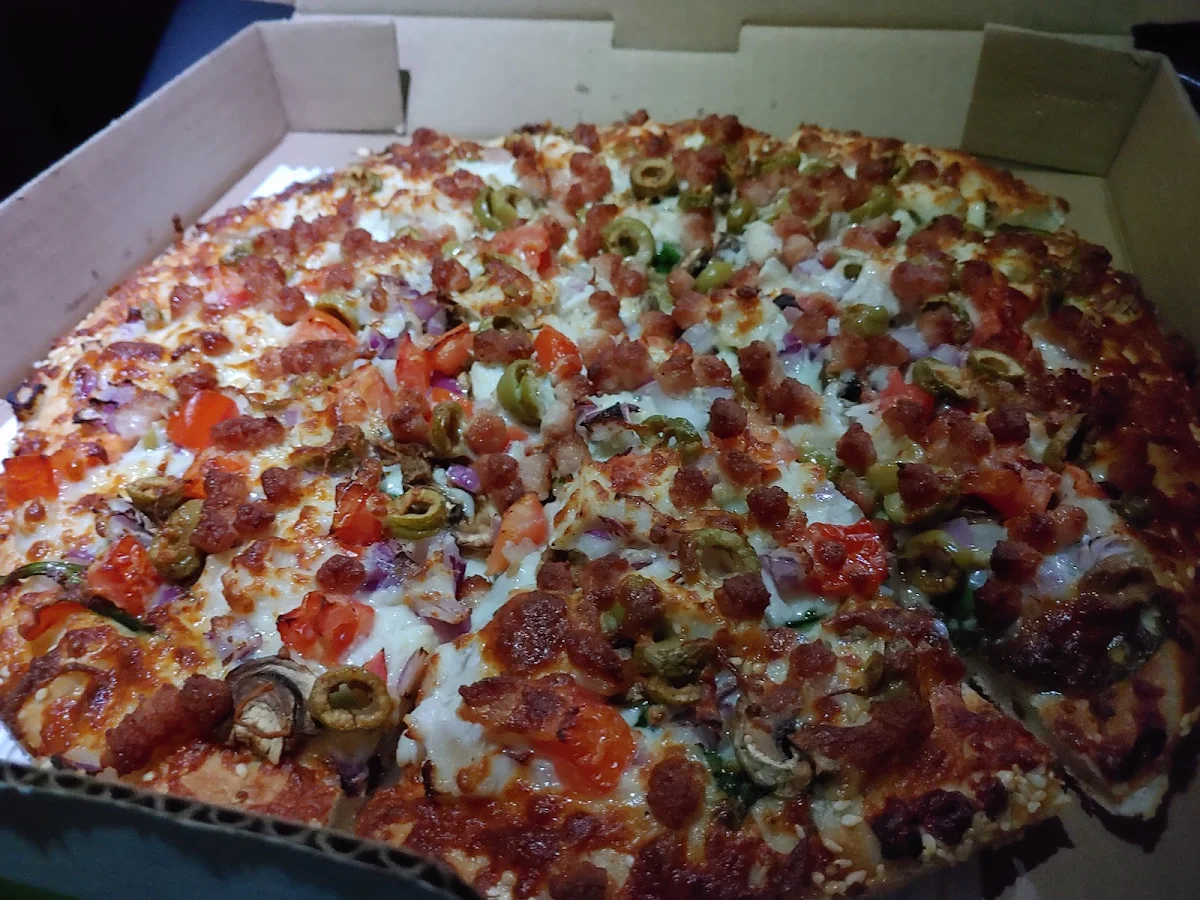 Chicken Bacon Alfredo Pizza, Red Swan Pizza - Welland