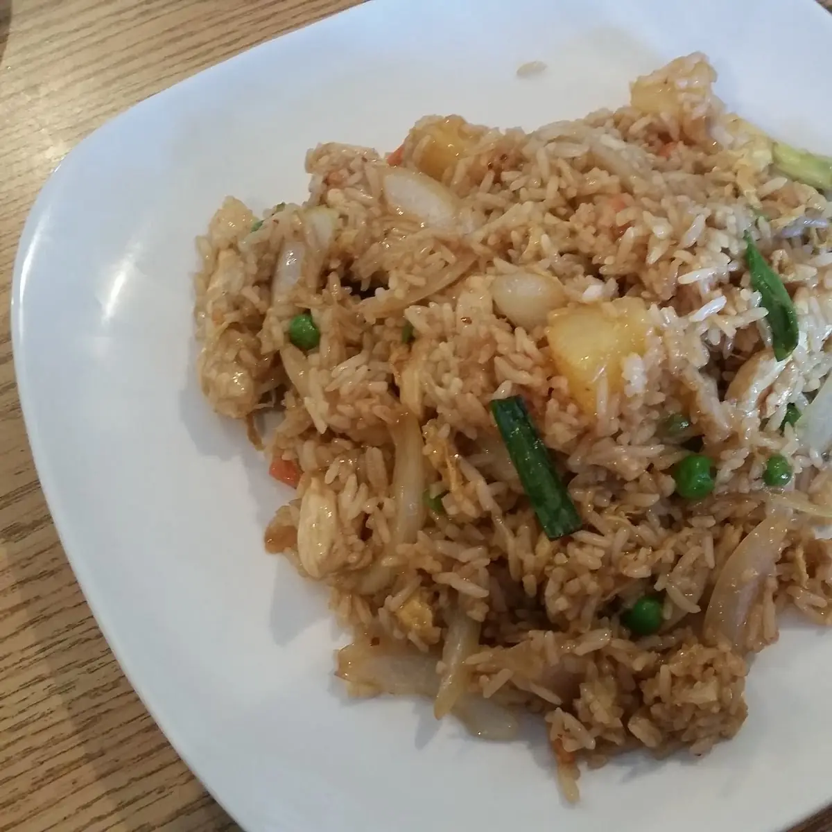 35. Kow Pad Pineapple Lunch