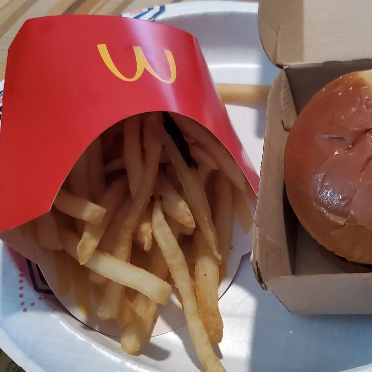 Deluxe Chicken Sandwich Combo
