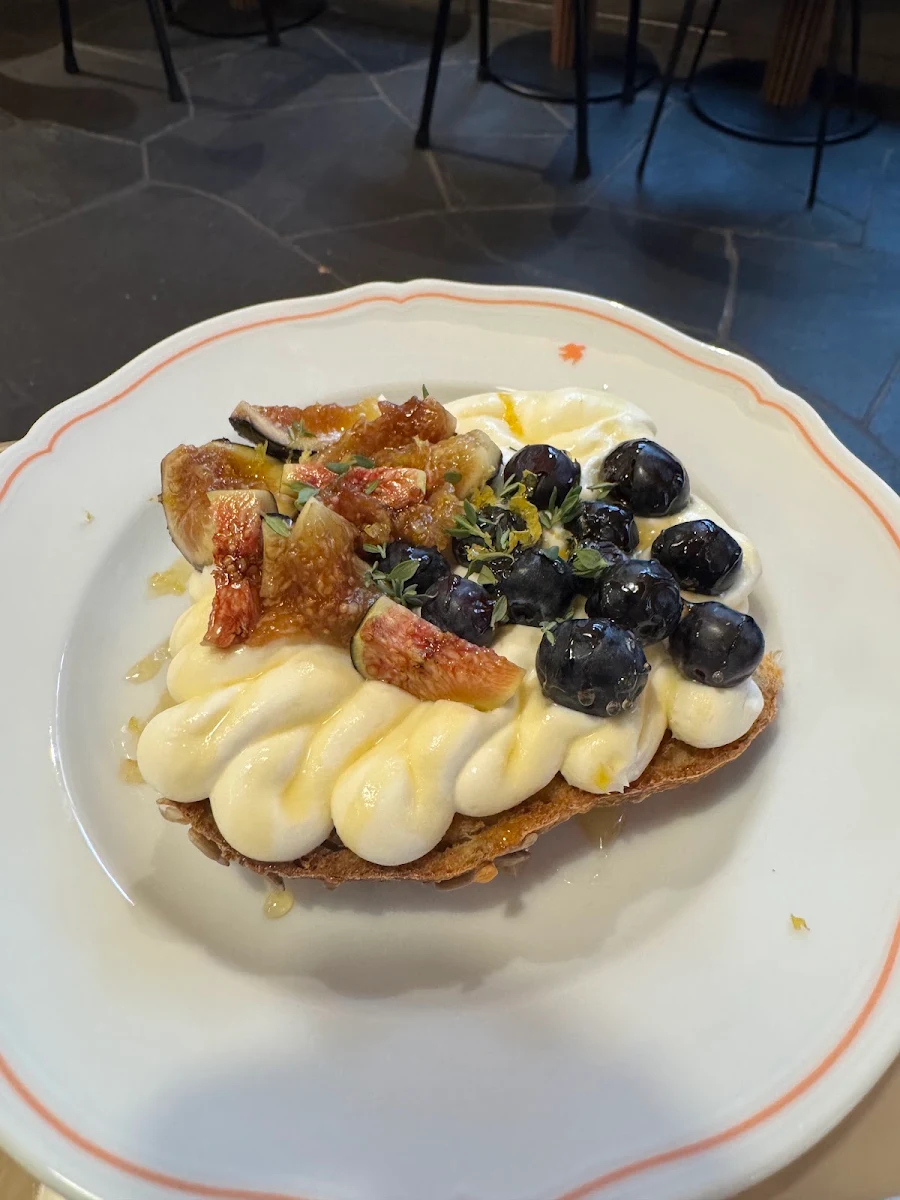 Ricotta Toast with Figs