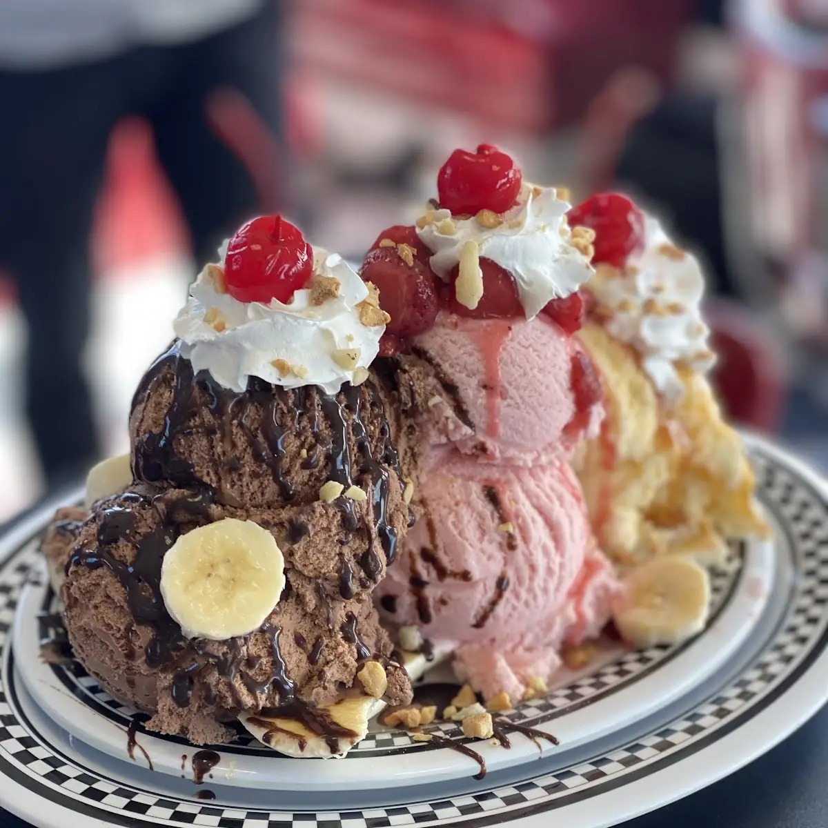 Mega Banana Split