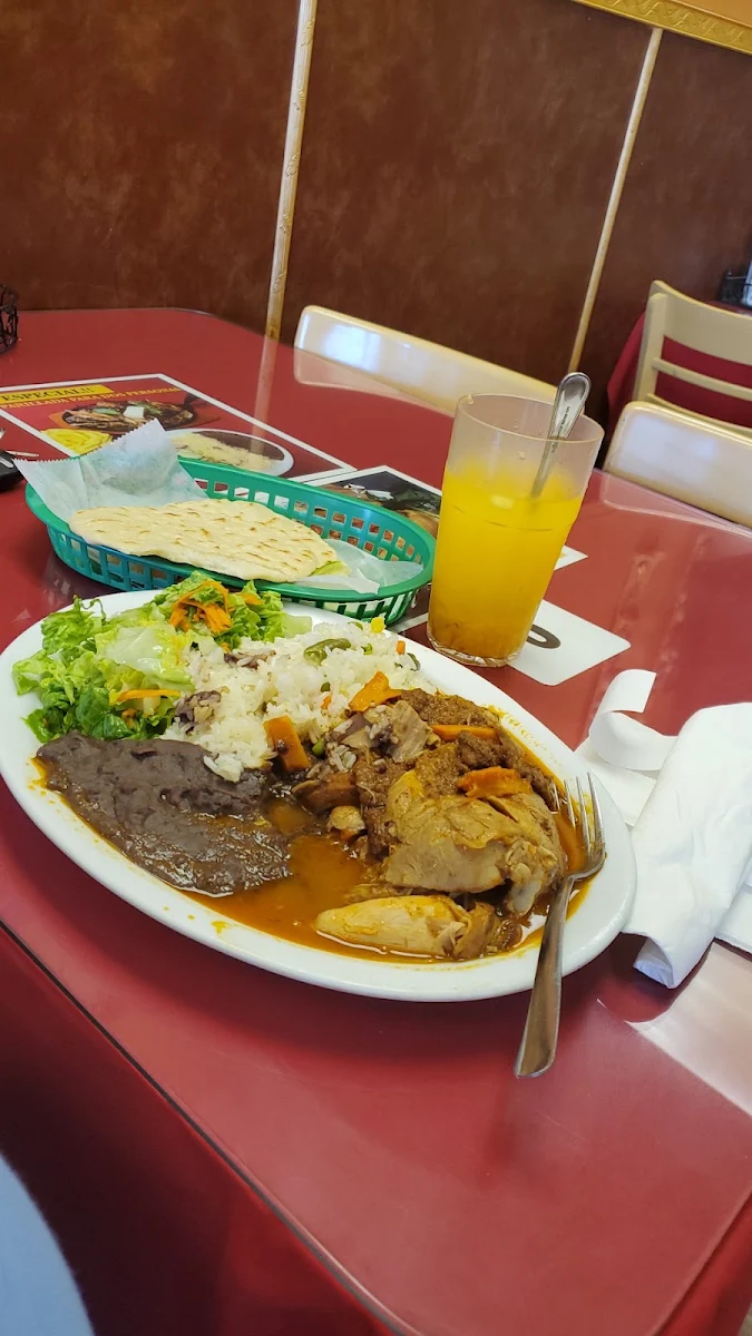Pollo Guisado