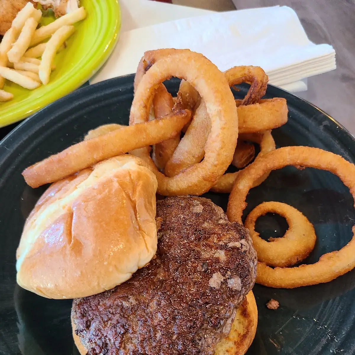 Hamburger with Onion Rings