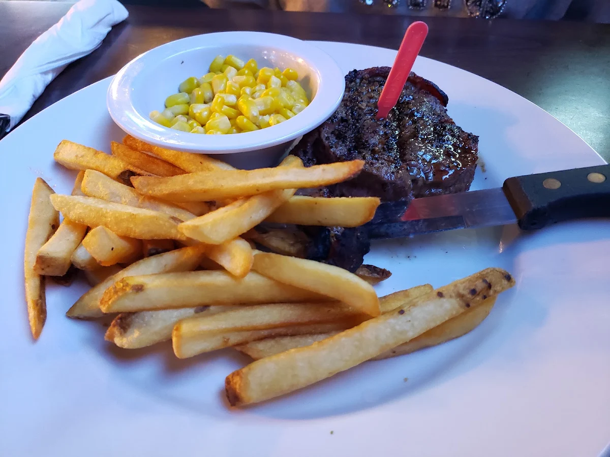 Highlights, Chuck's Roadhouse Bar and Grill