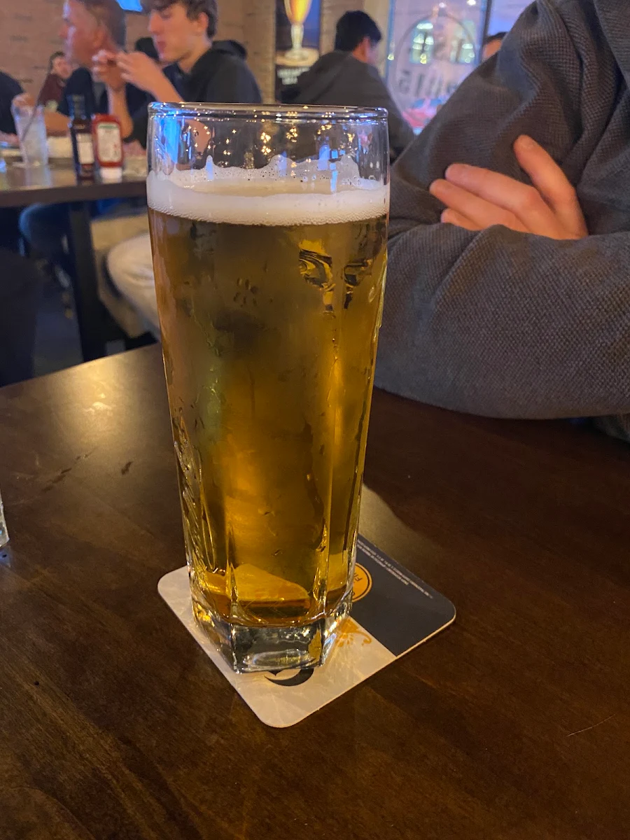 Highlights, Chuck's Roadhouse Bar and Grill