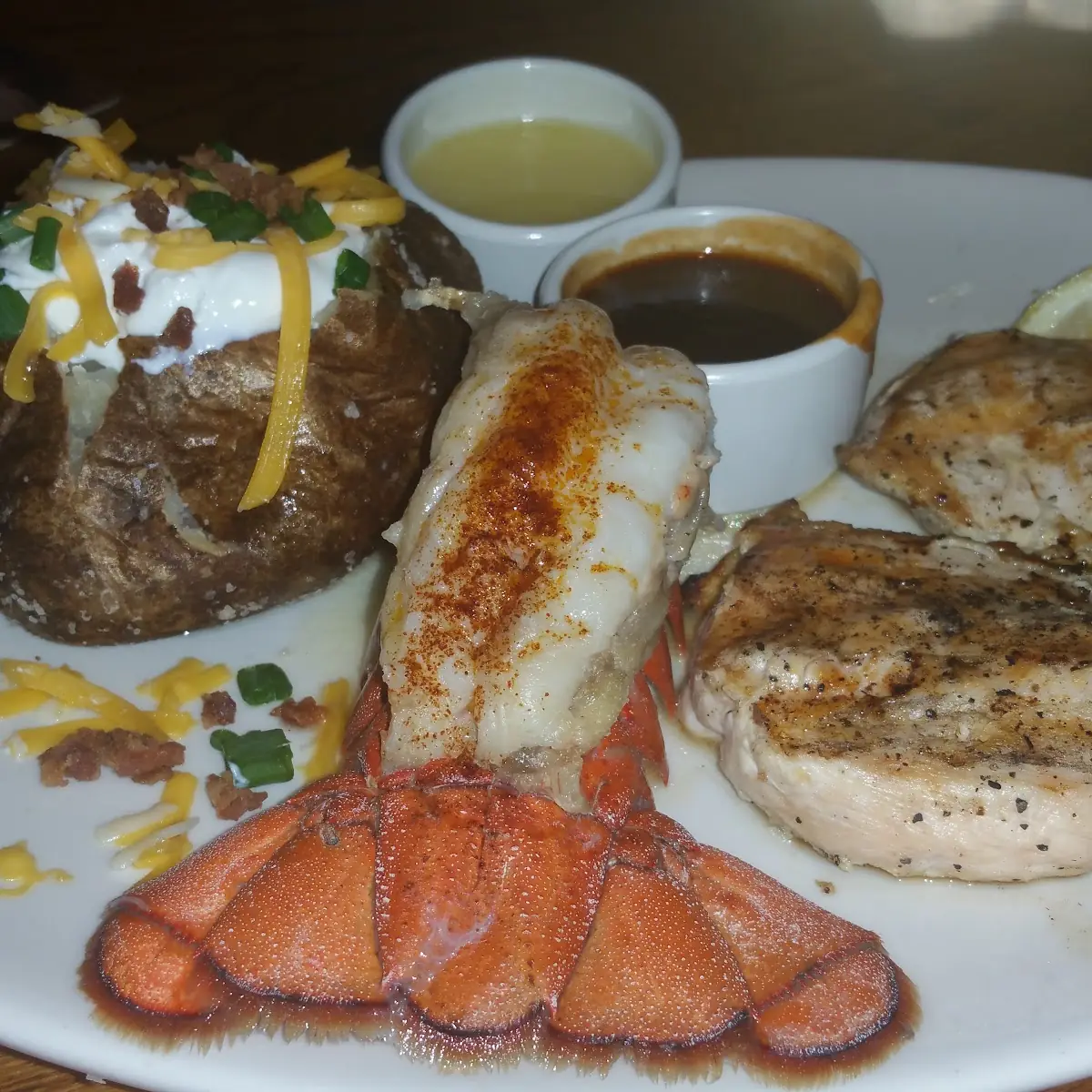6oz Victoria's Filet Mignon & Lobster