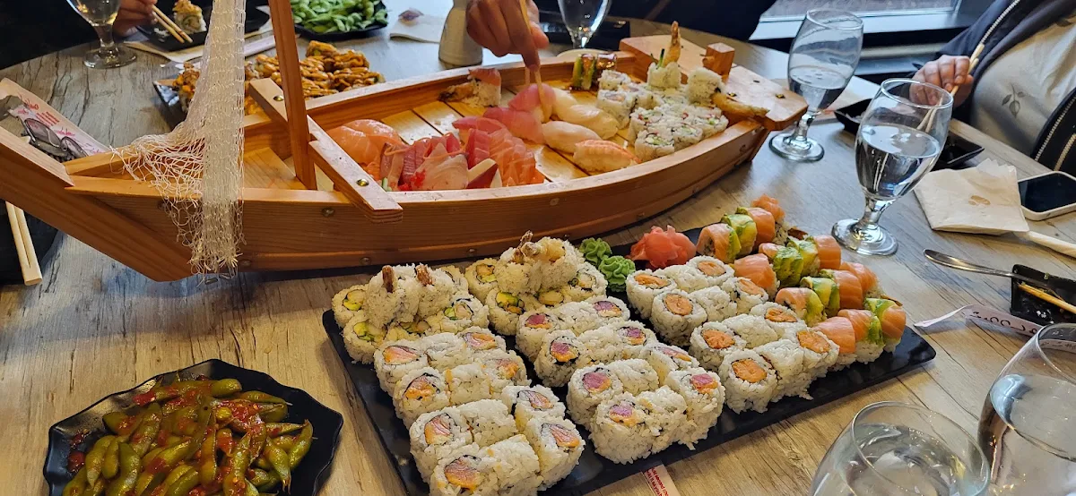 Sushi NAMI Platter