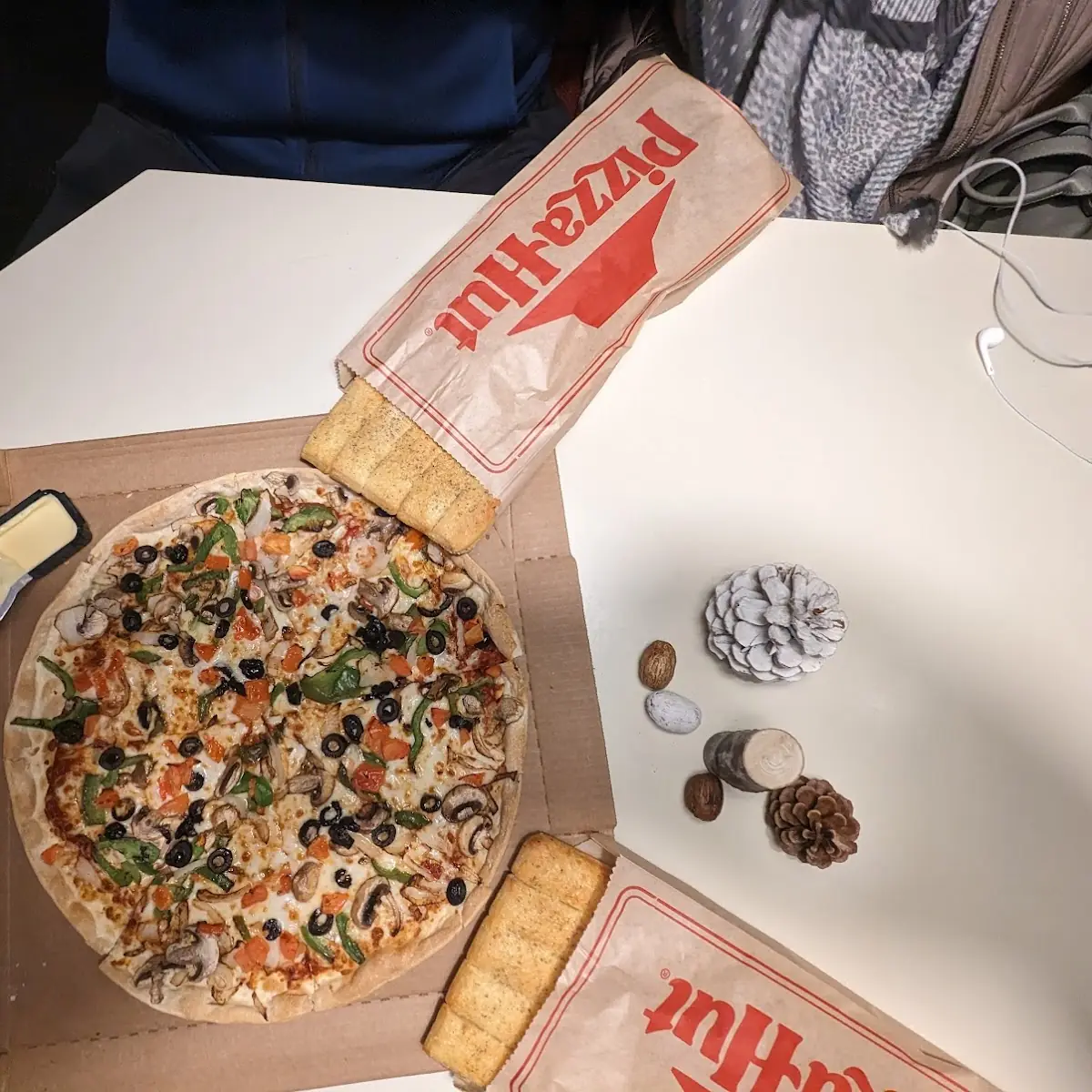 Veggie Pizza with Garlic Sticks