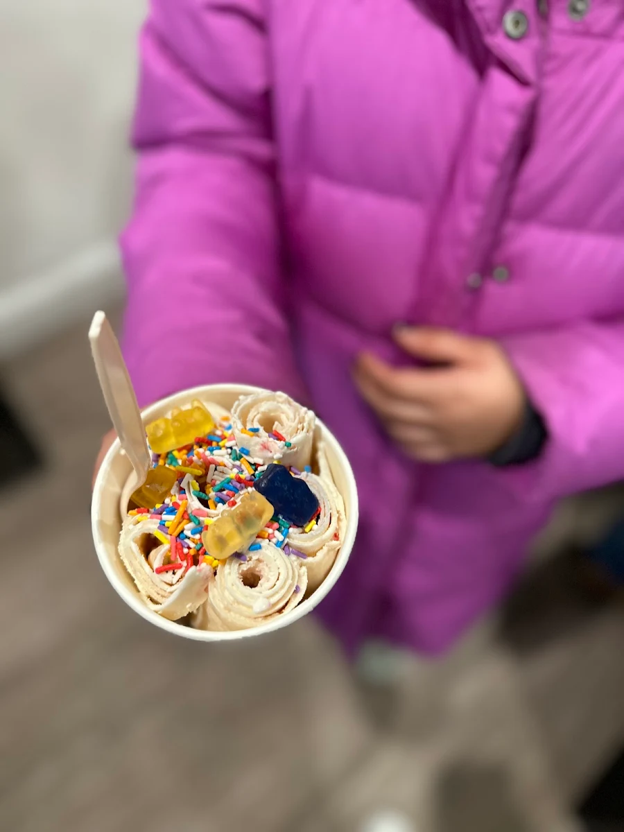 Cookies and Crème Rolled Ice Cream