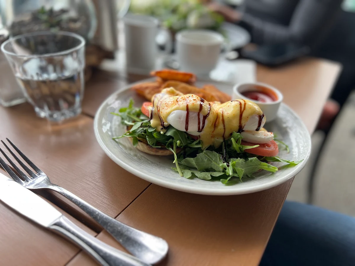 Caprese Benny, Fathom