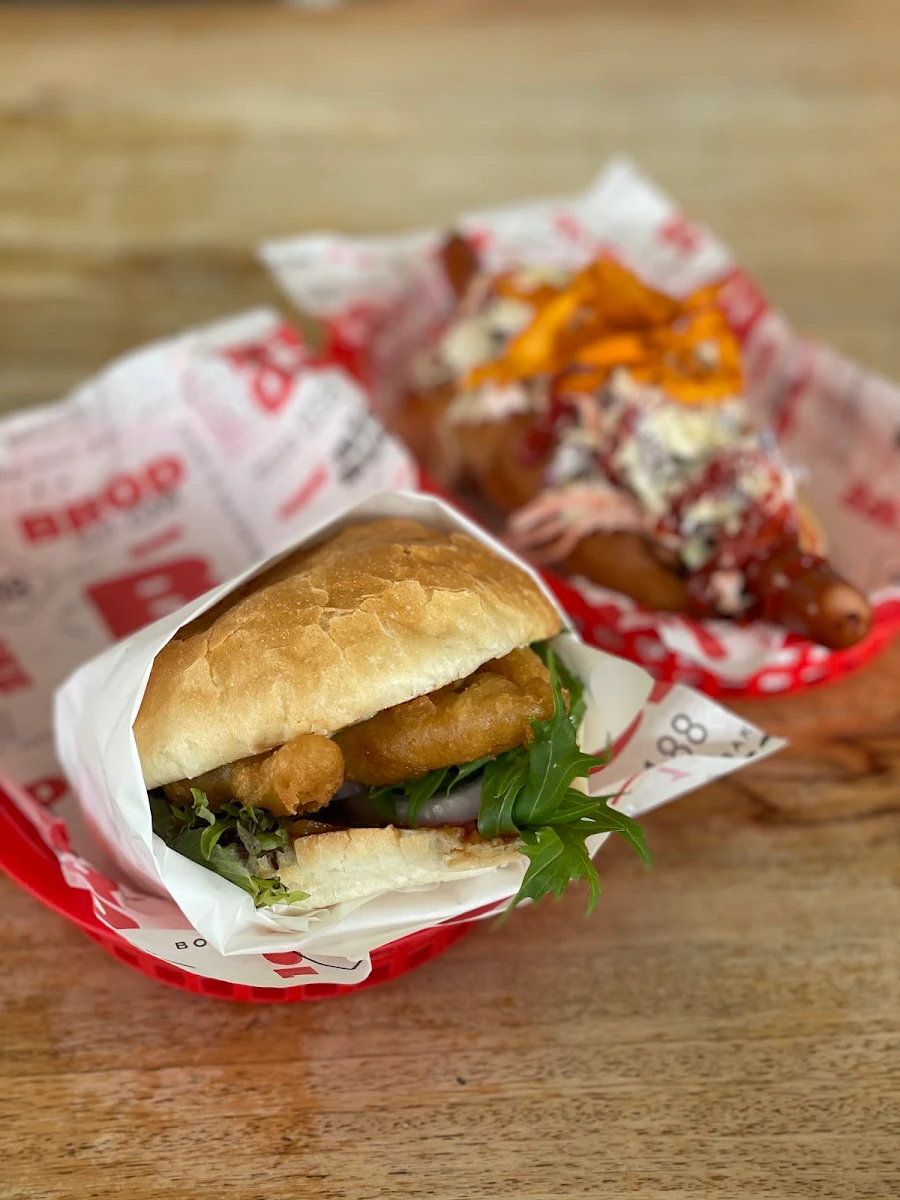 Battered Fin Burger, Brodburger