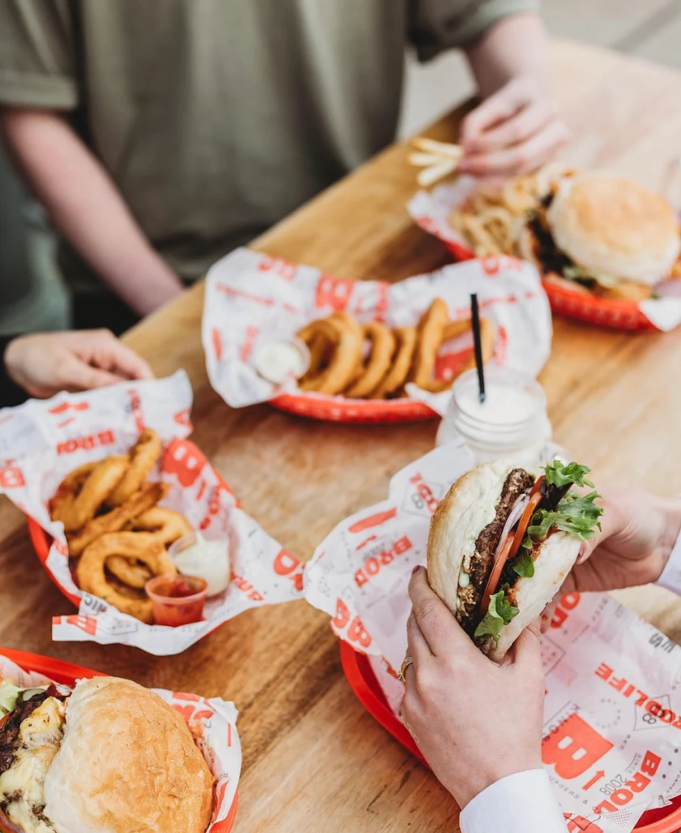 Highlights, Brodburger