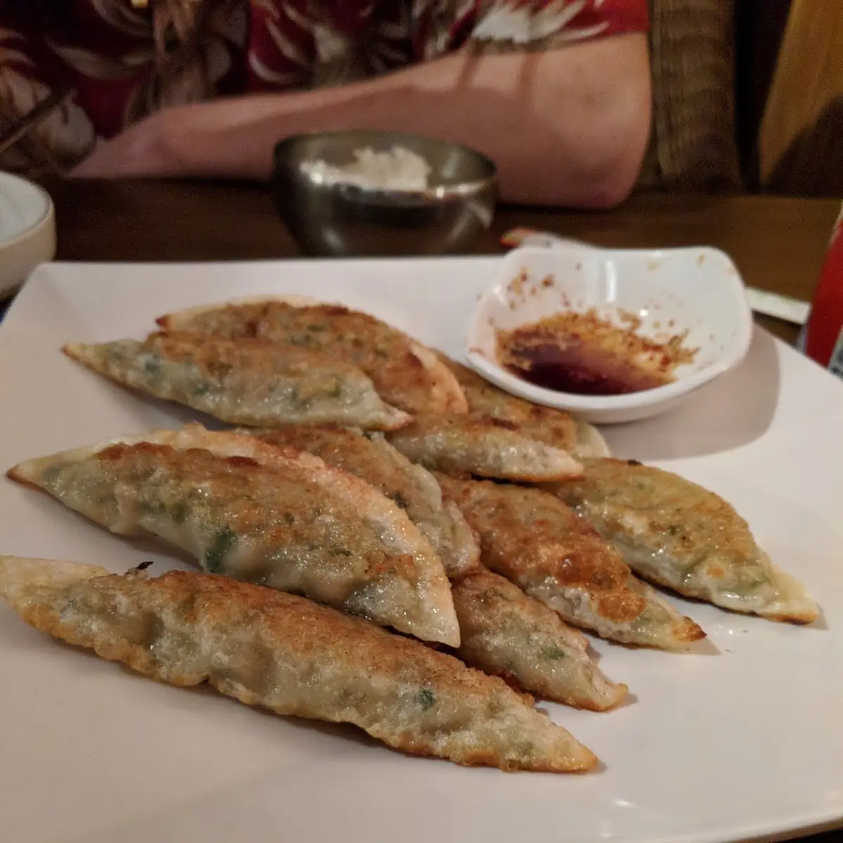 군만두 Fried Dumplings 12pcs
