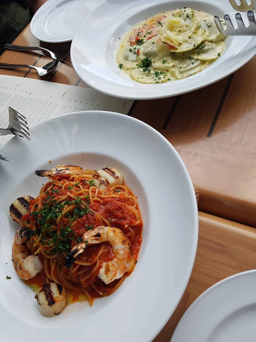 Prawn and Scallop Spaghettini, The Wine Bar at Provence Marinaside