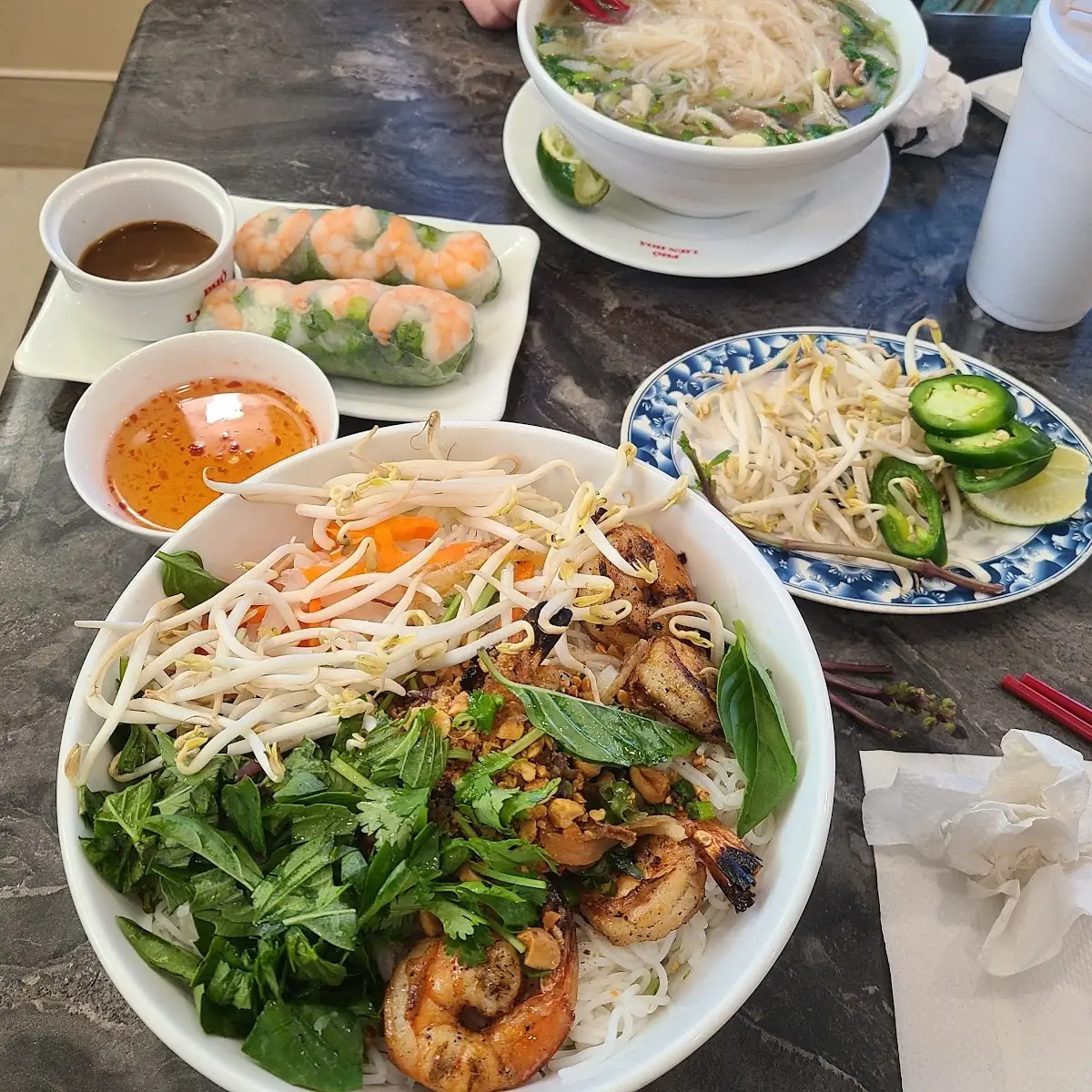 P7 Pho Tai Nam Sach