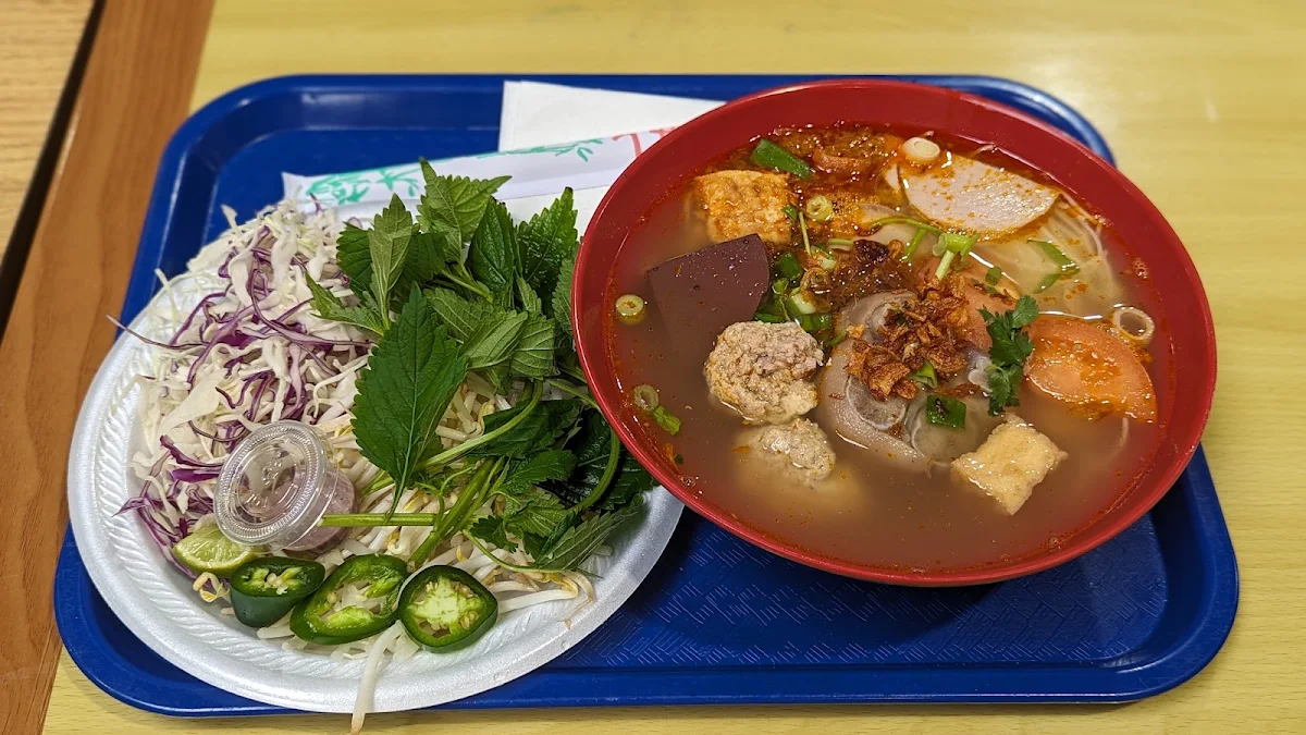 Crab Paste Vermicelli Soup Bún Riêu