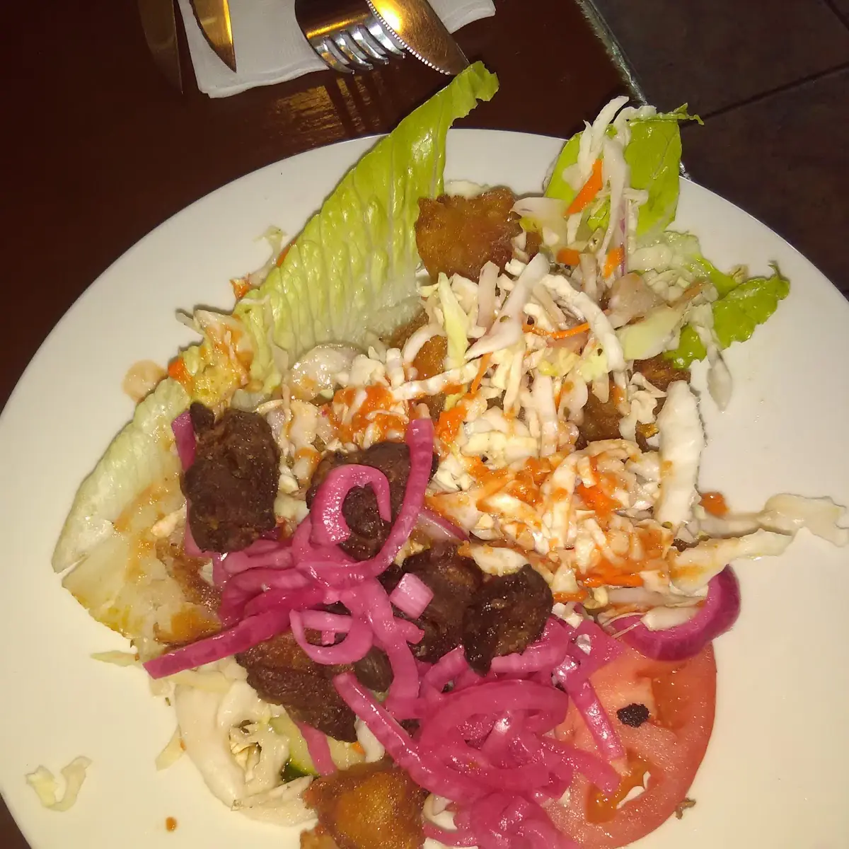 Yuca Frita Con Chicharron Y Curtido