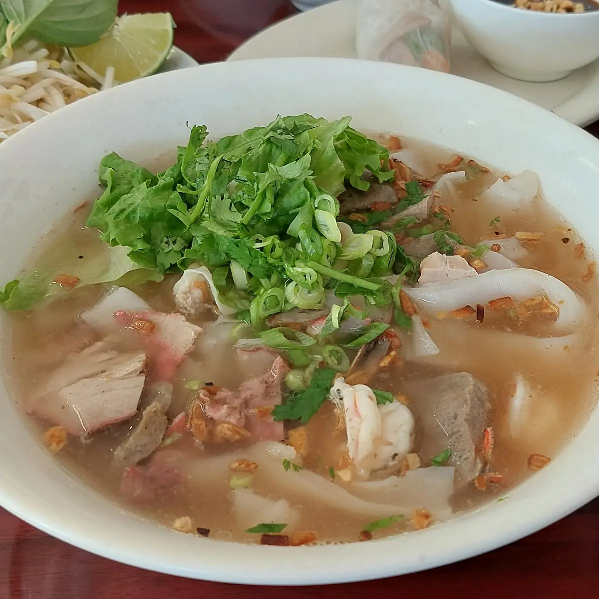 Pho Tai