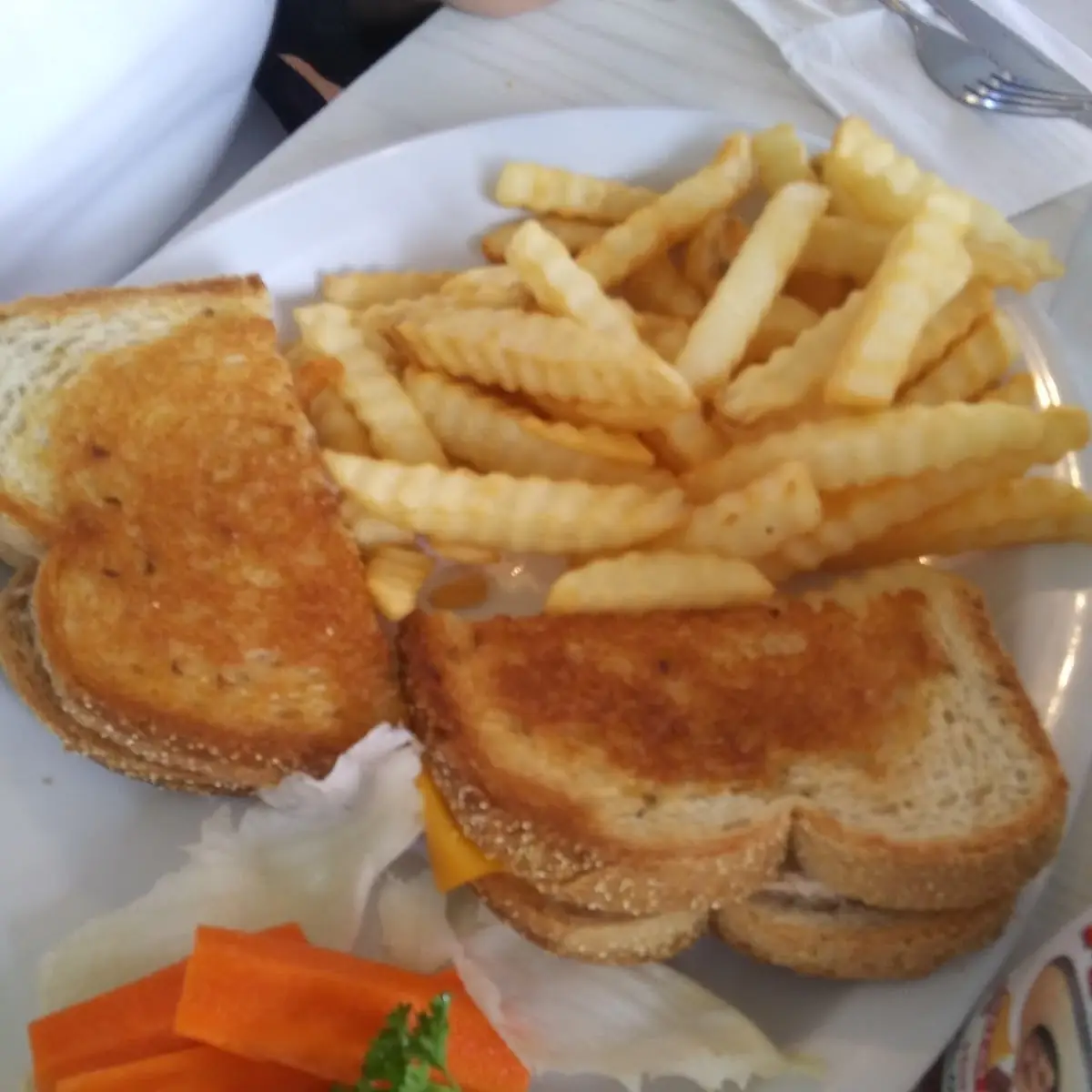 Kids Grill Cheese w Fries