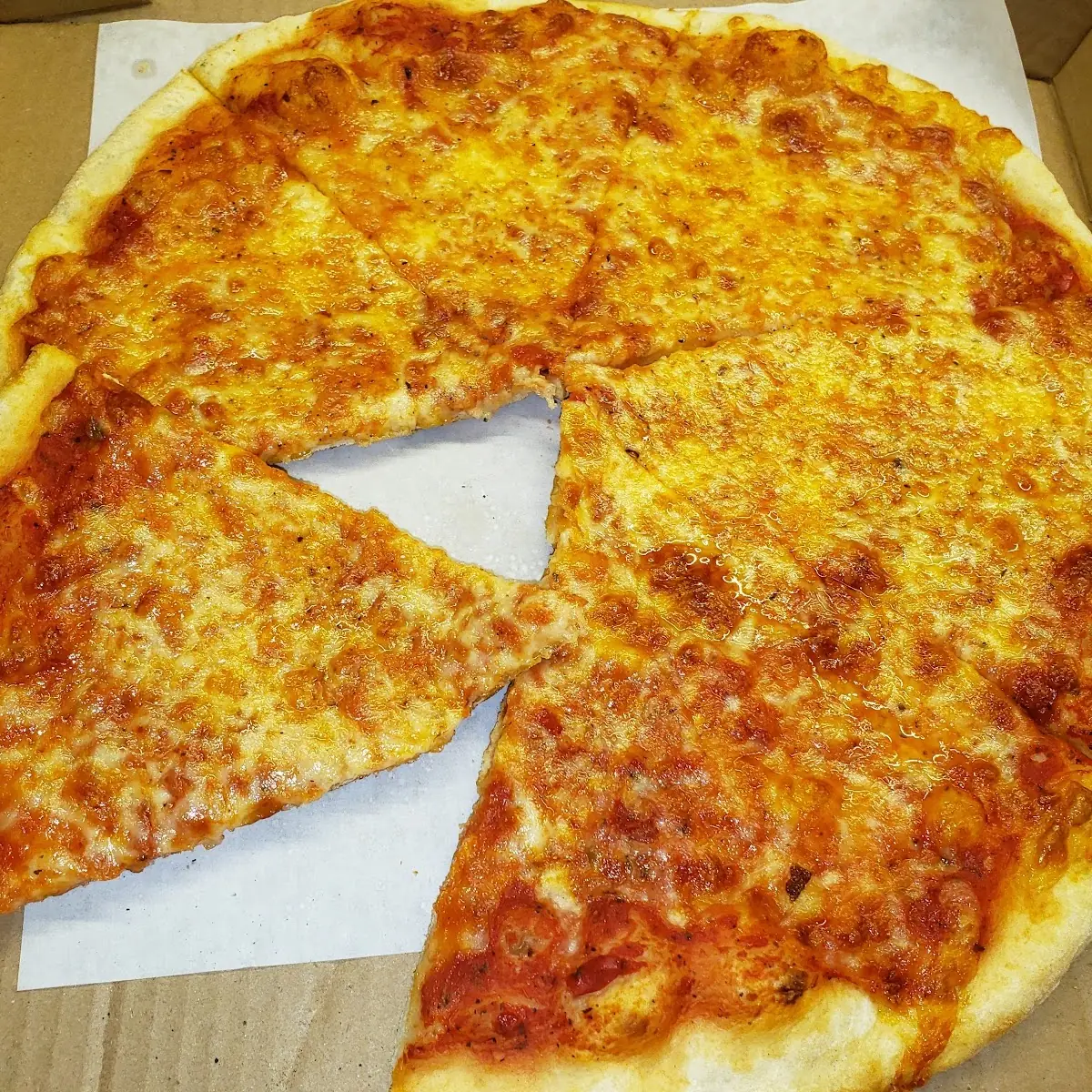 Medium Plain Cheese Pizza
