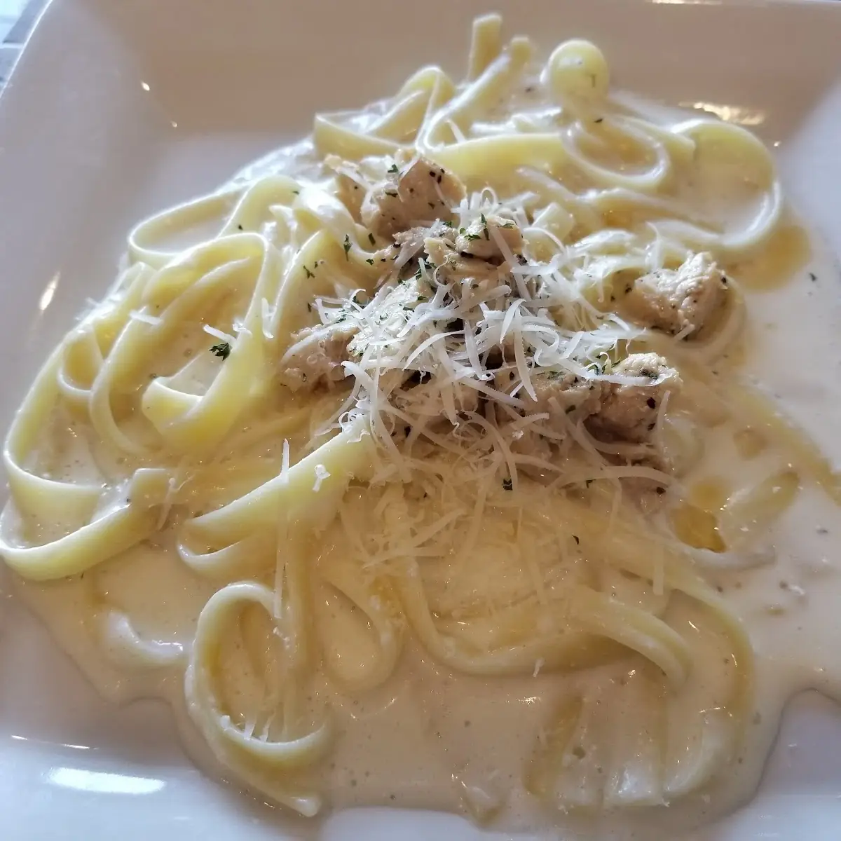 Fettuccine Alfredo w Chicken
