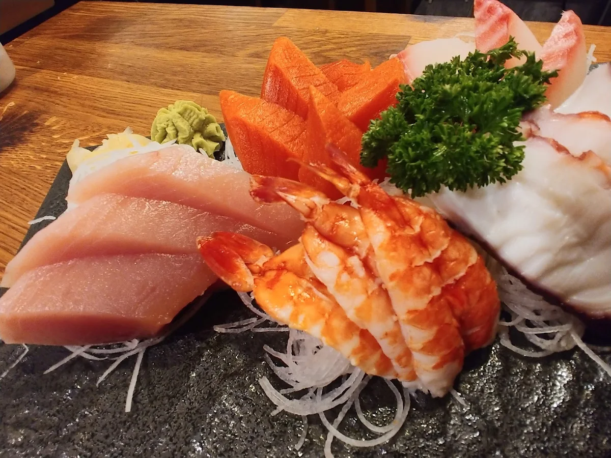 Assorted Sashimi, Gon Sushi