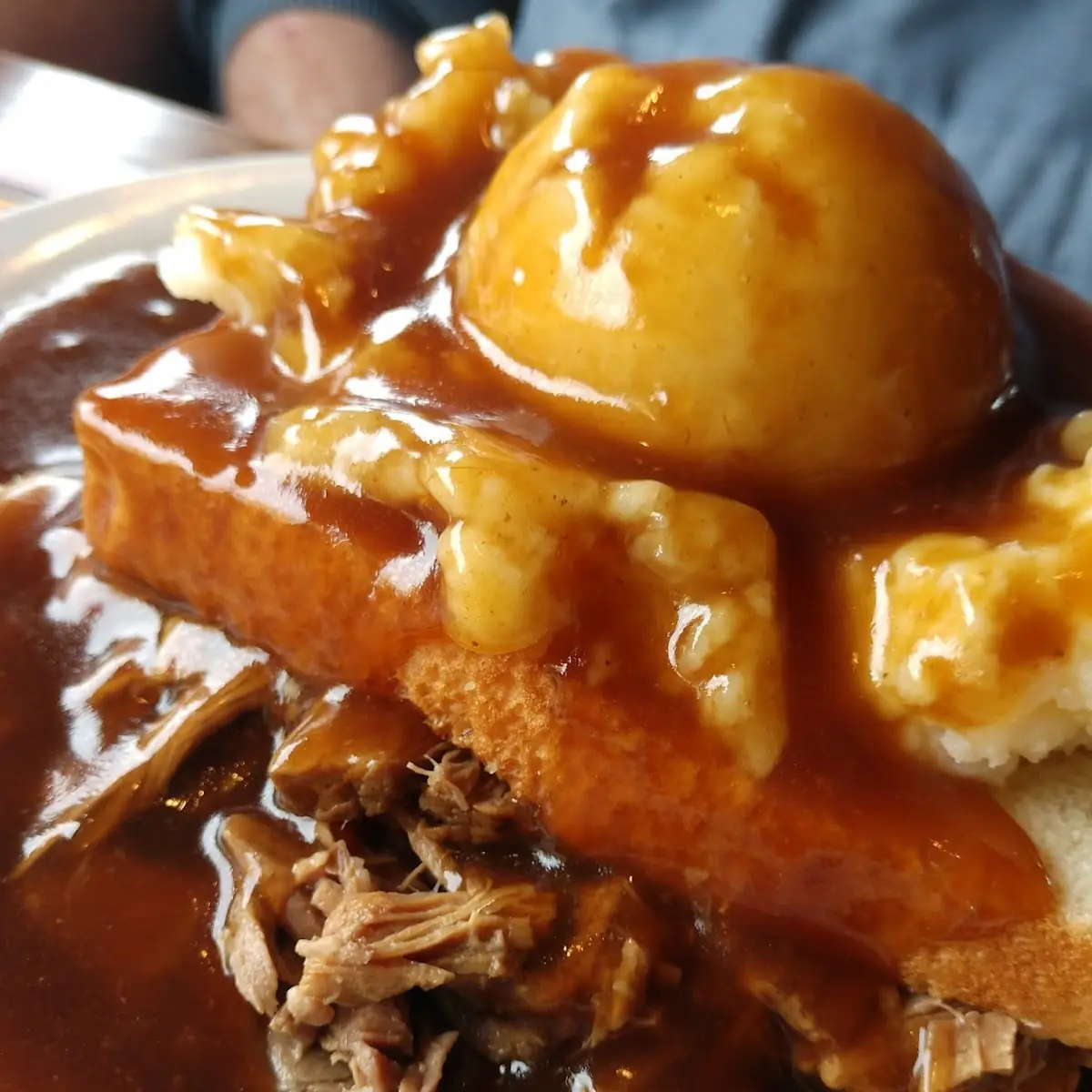 Hot Beef with Mashed Potatoes and Gravy