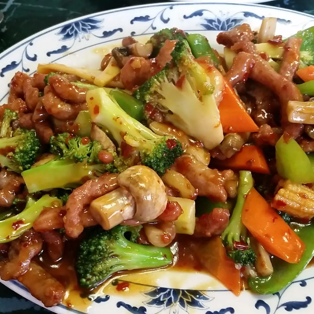 Triple Delight w Garlic Sauce