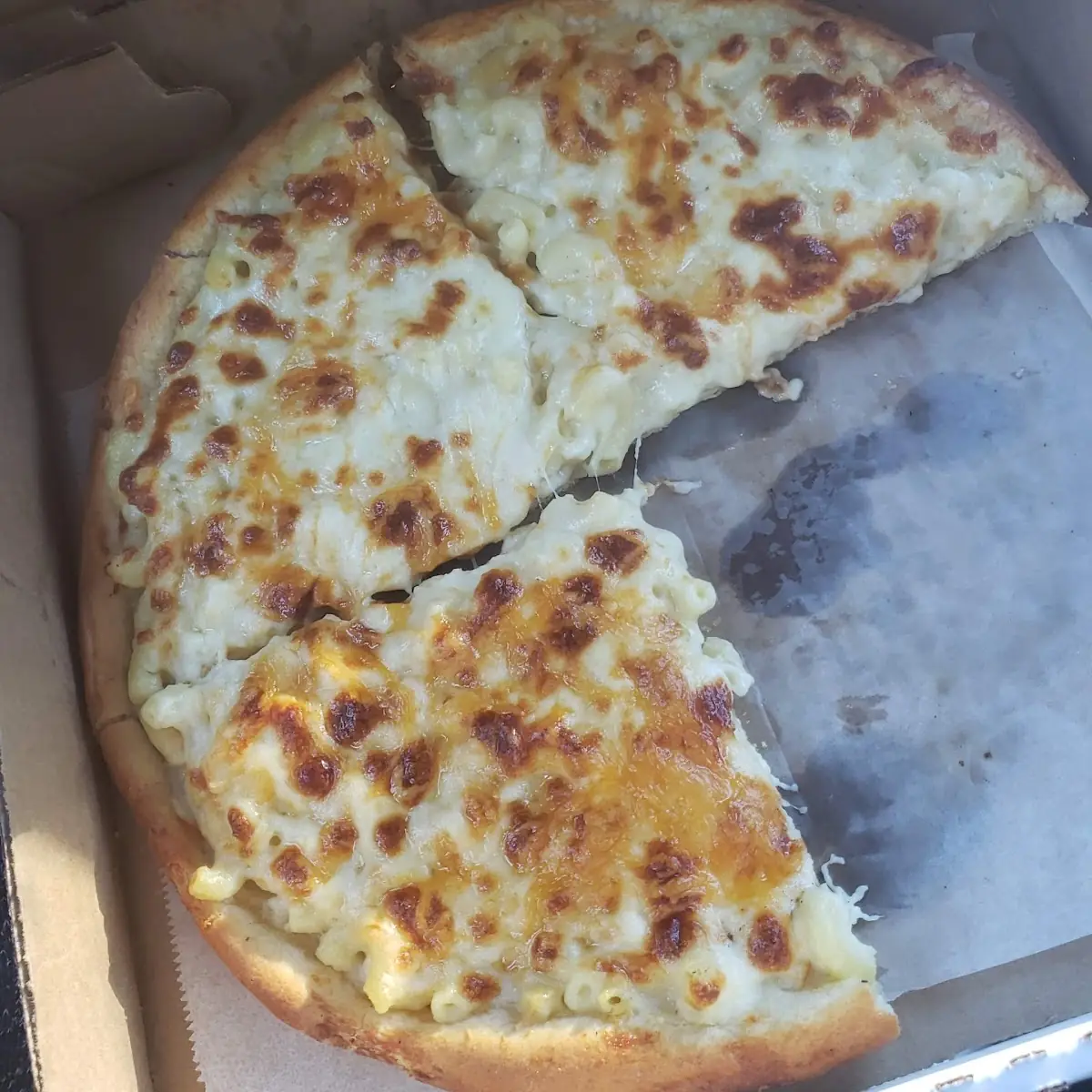 Macaroni & Cheese Pizza