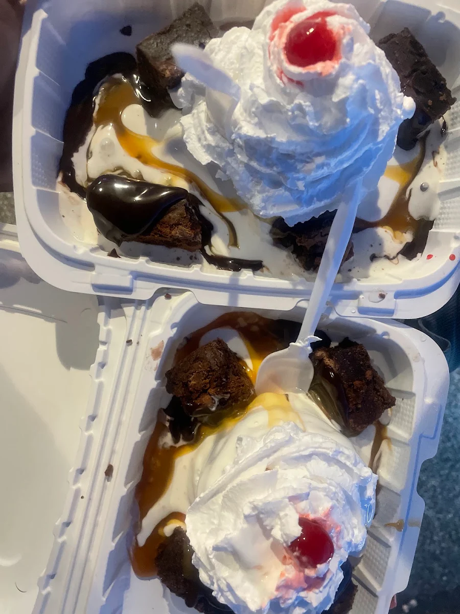 Brownie Sundae